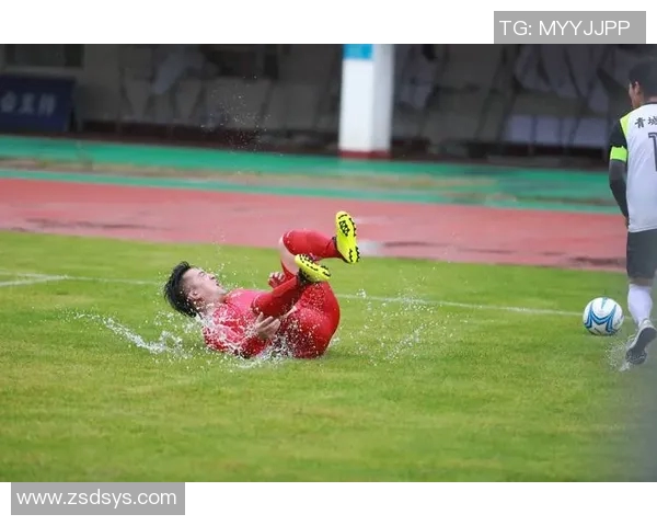 西安足球赛激情四溢球迷齐聚共庆盛事展现城市活力与团结精神 西安足球赛激情四溢球迷齐聚共庆盛事展现城市活力与团结精神