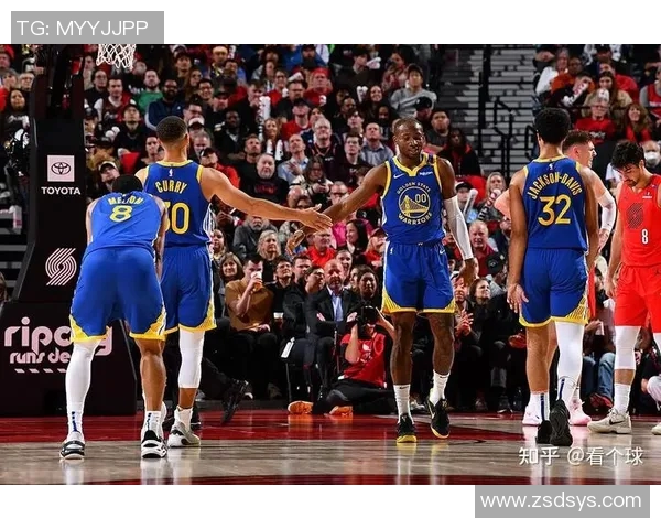 勇士与开拓者G2激战回顾球星表现与战术分析全景展现 勇士与开拓者G2激战回顾球星表现与战术分析全景展现